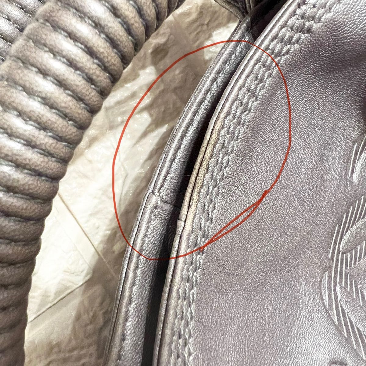 LOEWE ロエベ ナッパアイレ シルバー ハンドバッグ レザー 美品 LOEWE ロエベ ナッパアイレ シルバー ハンドバッグ レザー 美品