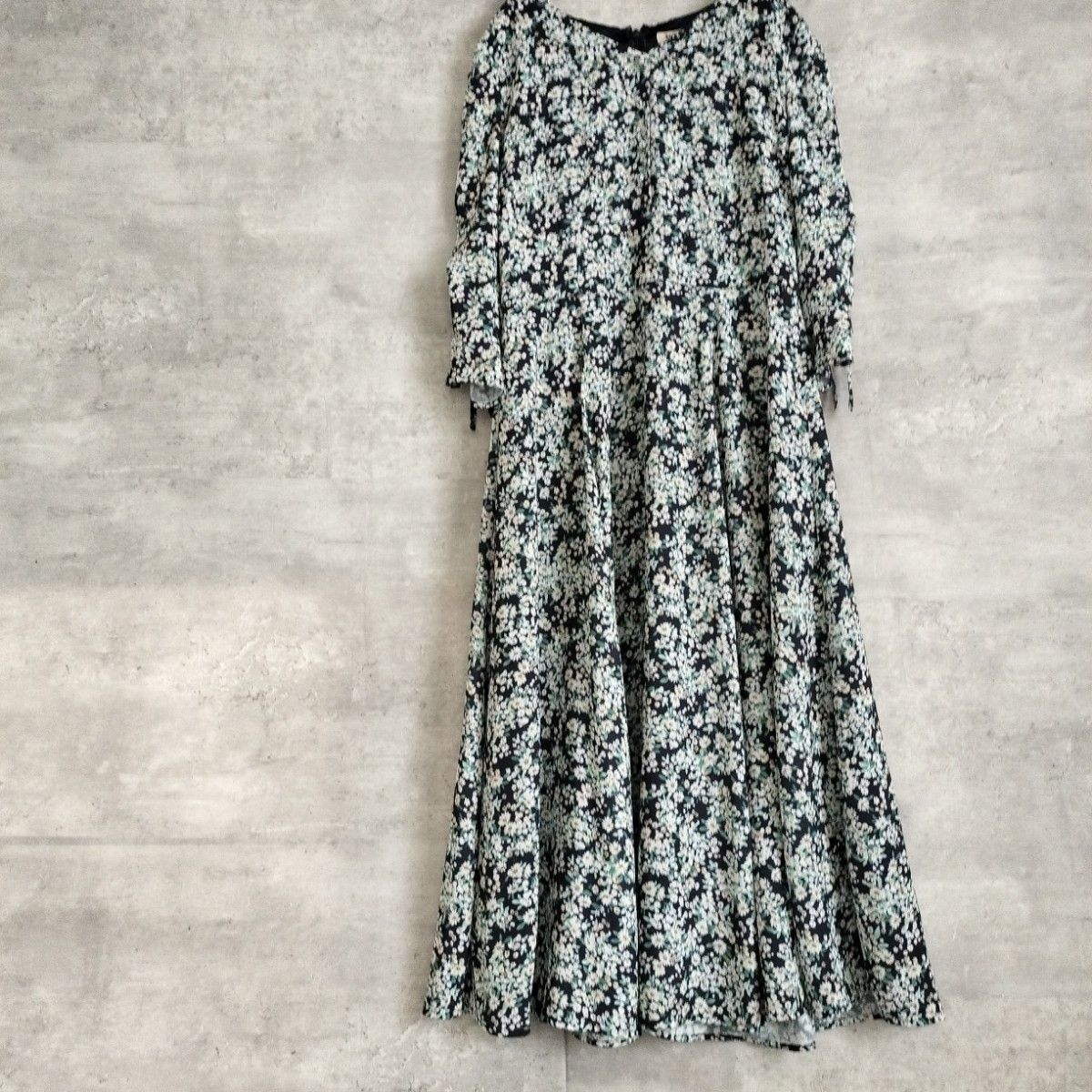 極美品アプワイザーリッシェロングワンピース M 花柄 春夏 ゴム 極美品アプワイザーリッシェロングワンピース M 花柄 春夏 ゴム