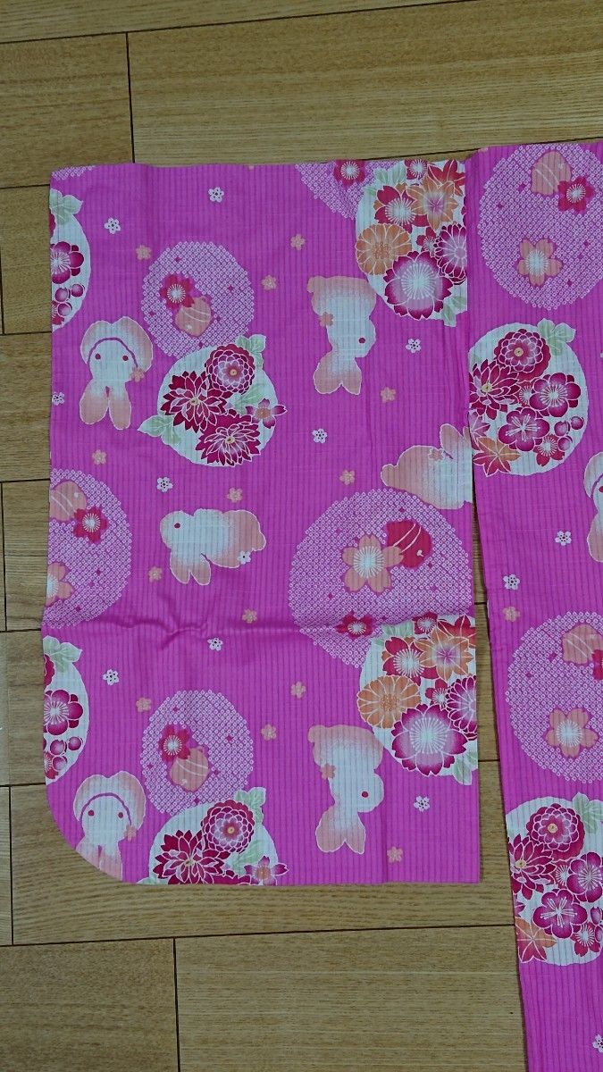 【一度着用】110cm ユニクロ 浴衣 ピンク うさぎ 花柄 帯はオマケ 綿100％ ゆかた 子供用 クリーニング済 祭り