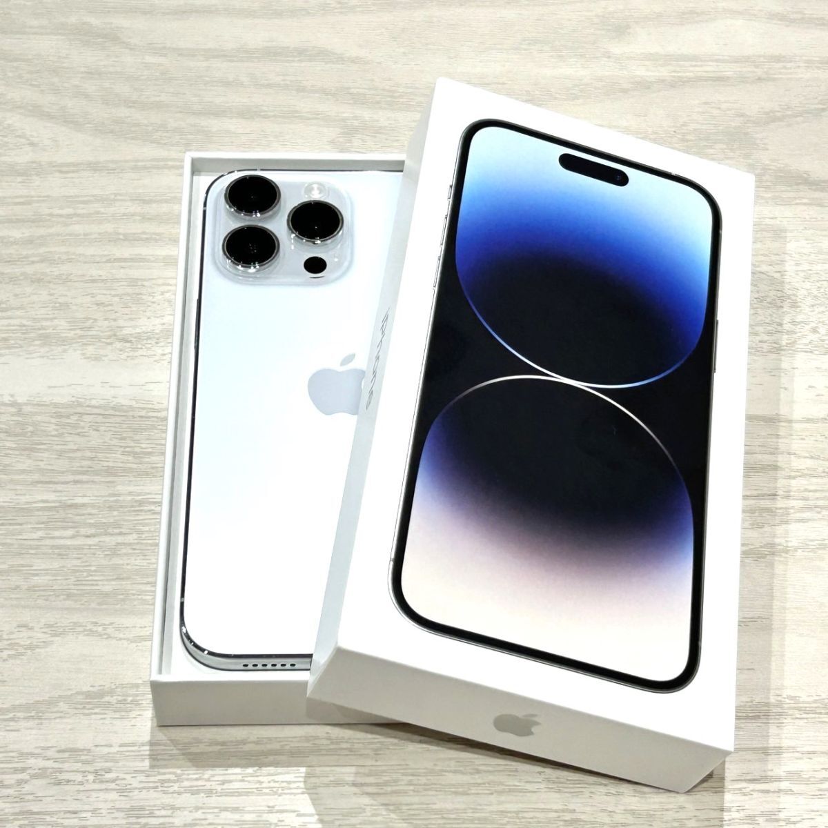 π【【美品/SIMロック解除(au)】iPhone14ProMAX 512GB シルバー π【【美品/SIMロック解除(au)】iPhone14ProMAX 512GB シルバー