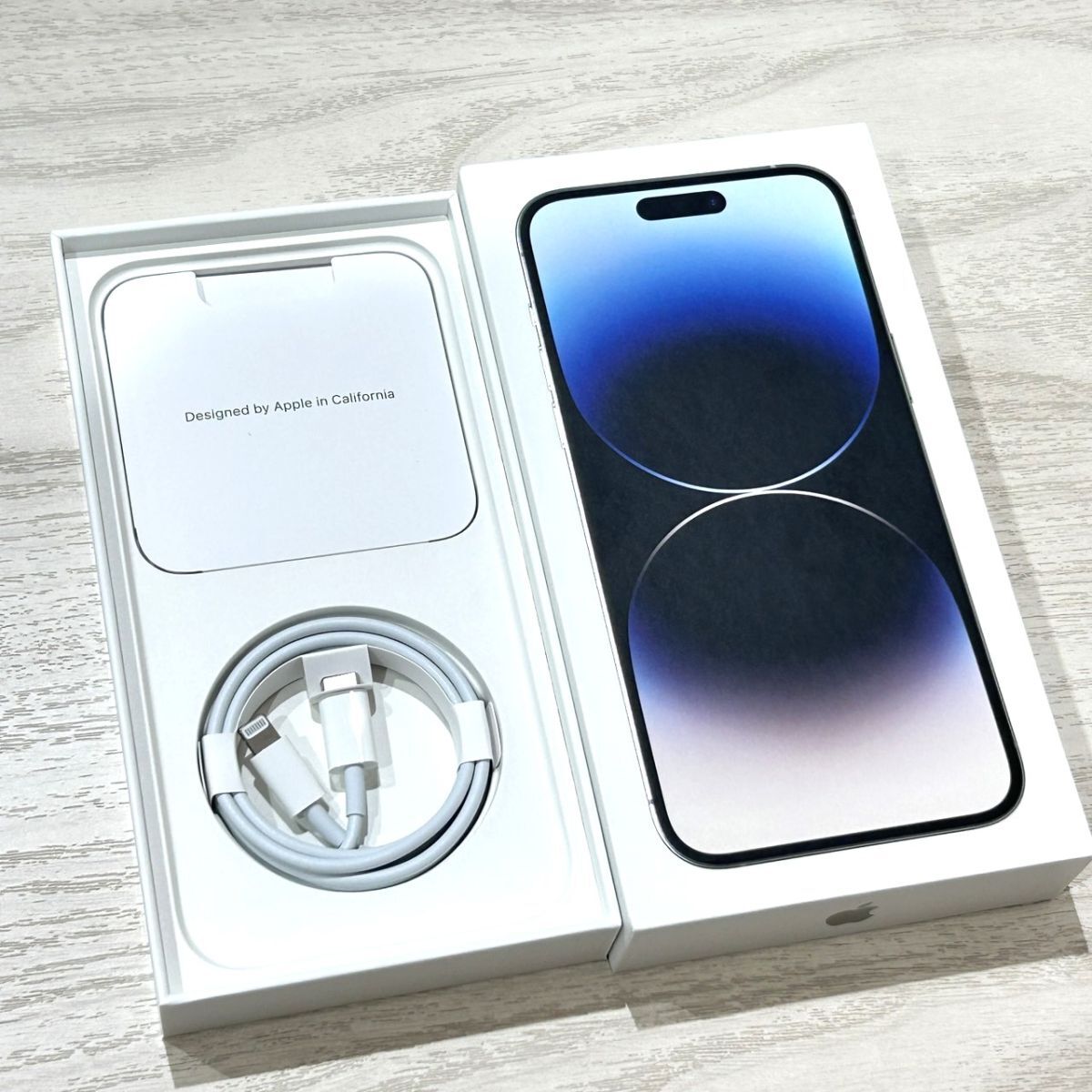 π【【美品/SIMロック解除(au)】iPhone14ProMAX 512GB シルバー π【【美品/SIMロック解除(au)】iPhone14ProMAX 512GB シルバー