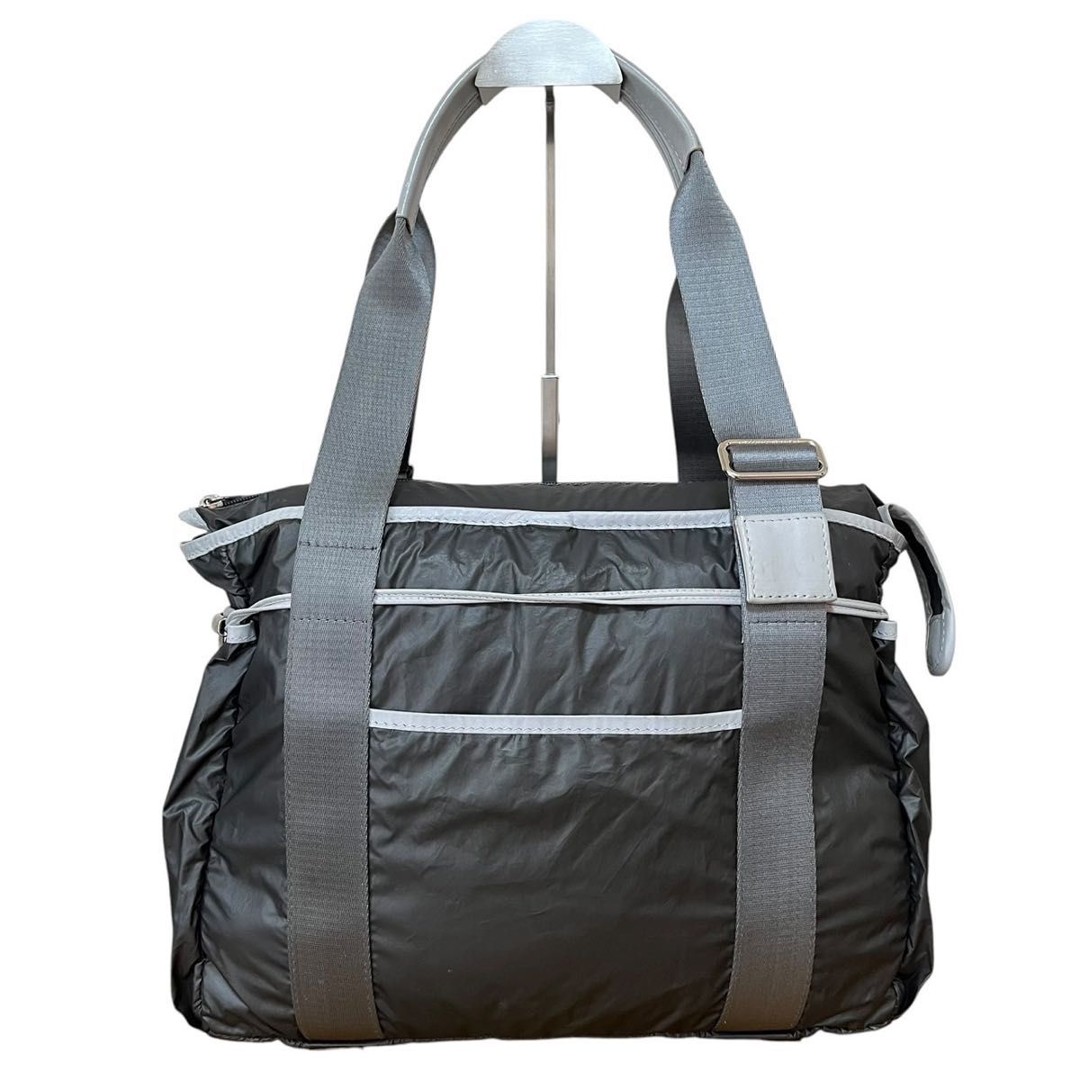 美品 オロビアンコ Orobianco トートバッグ 肩掛け A4収納 通勤 美品 オロビアンコ Orobianco トートバッグ 肩掛け A4収納 通勤