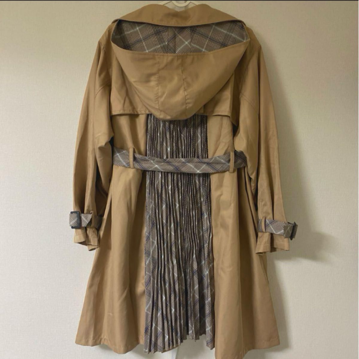 プリーツトレンチコート　axes femme axes femme（アクシーズファム）の「プリーツトレンチコート