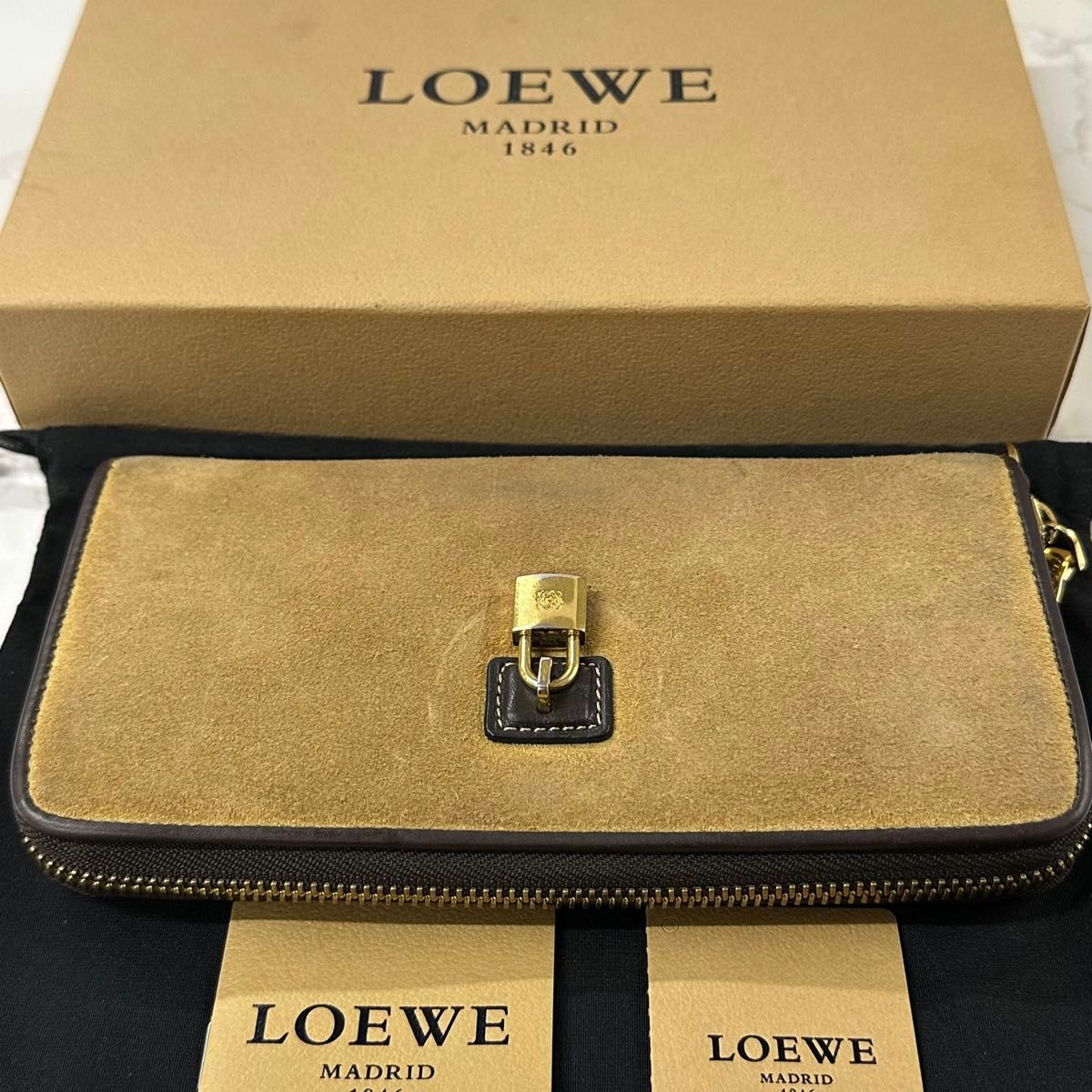 新品同様 ロエベ LOEWE 財布 長財布 アマソナ カデナ ラウンド 新品同様 ロエベ LOEWE 財布 長財布 アマソナ カデナ ラウンド