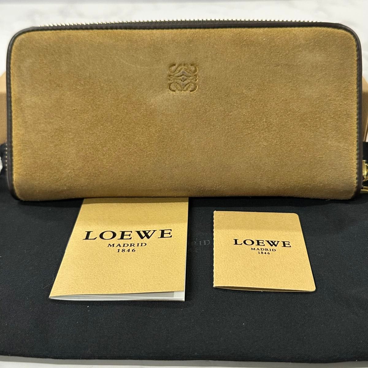 新品同様 ロエベ LOEWE 財布 長財布 アマソナ カデナ ラウンド 新品同様 ロエベ LOEWE 財布 長財布 アマソナ カデナ ラウンド