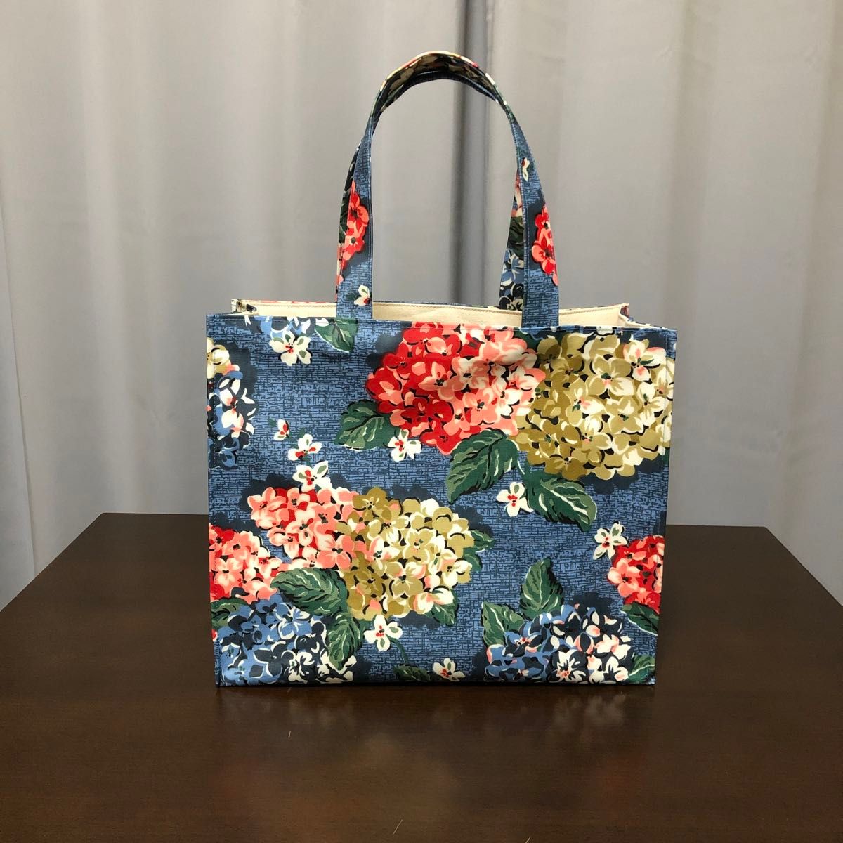 ハンドメイド 艶なしラミネート横長トートバッグ(キャス ハンドメイド 艶なしラミネート横長トートバッグ(キャス