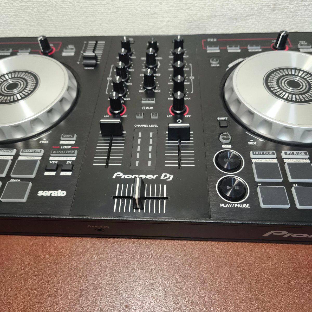 送料無料 美品 pioneer DDJ-SB3 人気機種 serato DJ 送料無料 美品 pioneer DDJ-SB3 人気機種 serato DJ