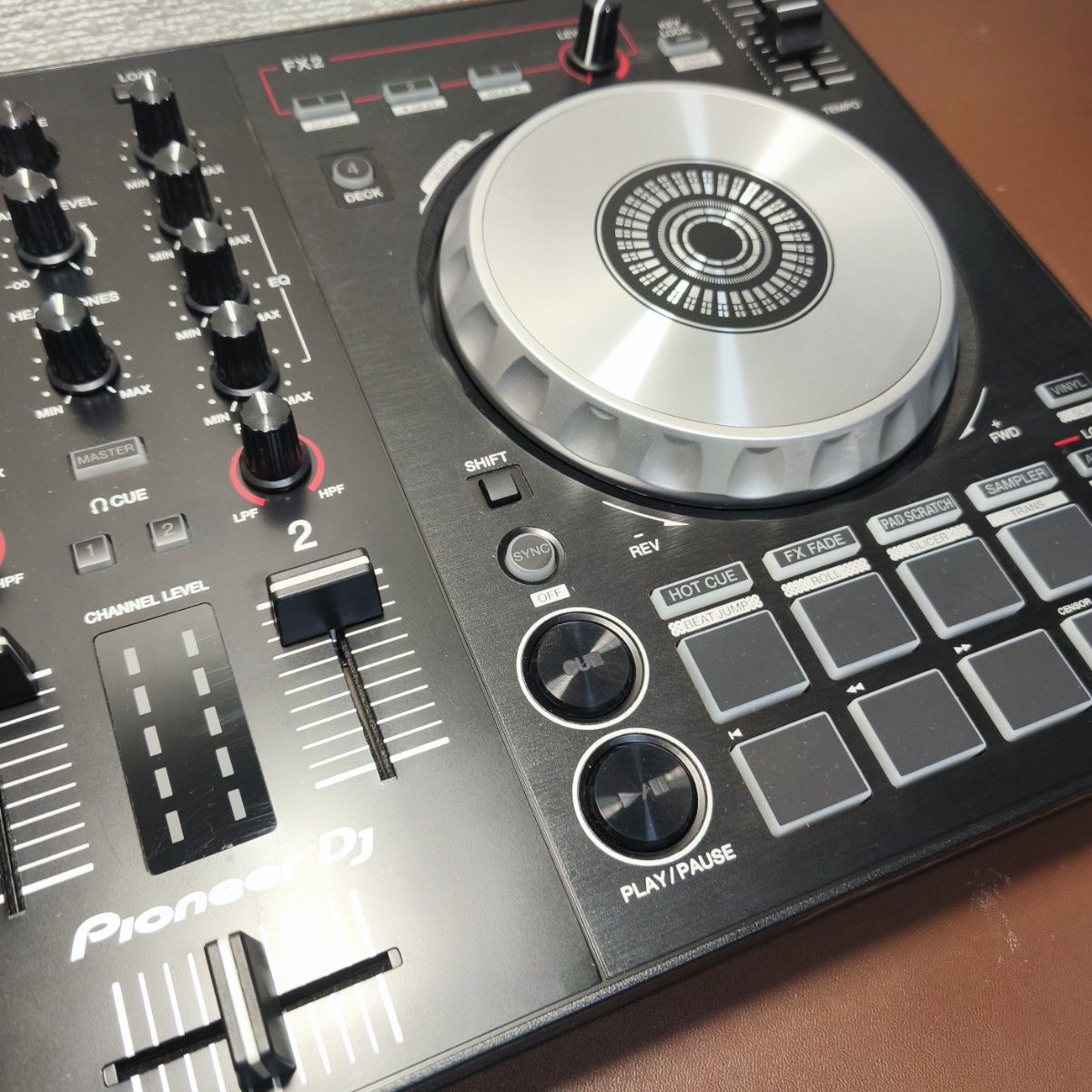 送料無料 美品 pioneer DDJ-SB3 人気機種 serato DJ 送料無料 美品 pioneer DDJ-SB3 人気機種 serato DJ