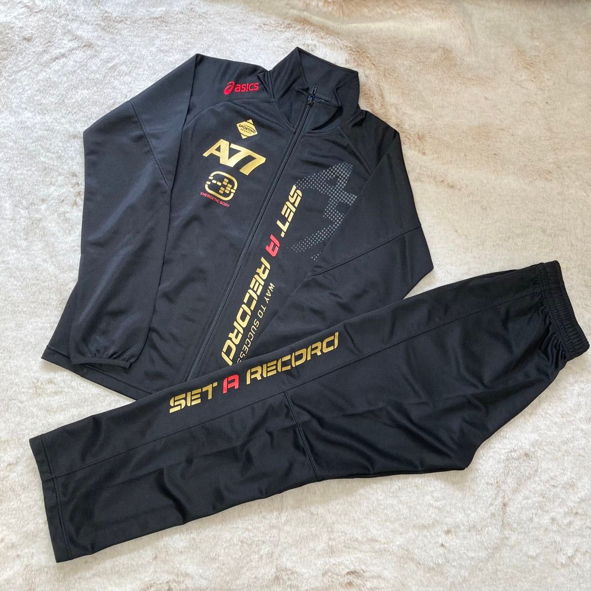 美品 asicsアシックス A77 ジャージ上下 軽量 通気性 美品 asicsアシックス A77 ジャージ上下 軽量 通気性
