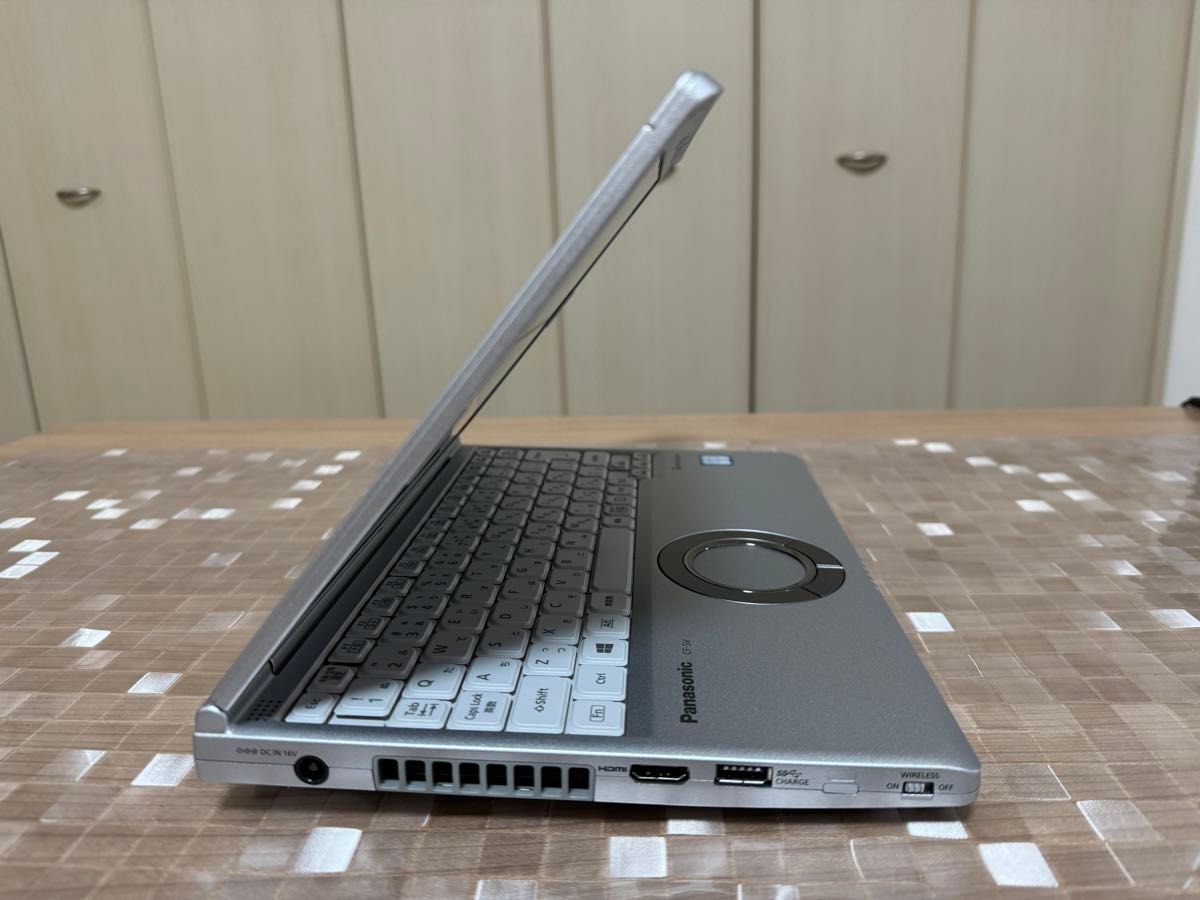 軽量 Panasonic レッツノート CF-SV7 8GB office i5 SSD 軽量 Panasonic レッツノート CF-SV7 8GB office i5 SSD