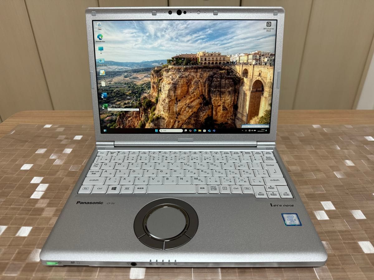 軽量 Panasonic レッツノート CF-SV7 8GB office i5 SSD 軽量 Panasonic レッツノート CF-SV7 8GB office i5 SSD