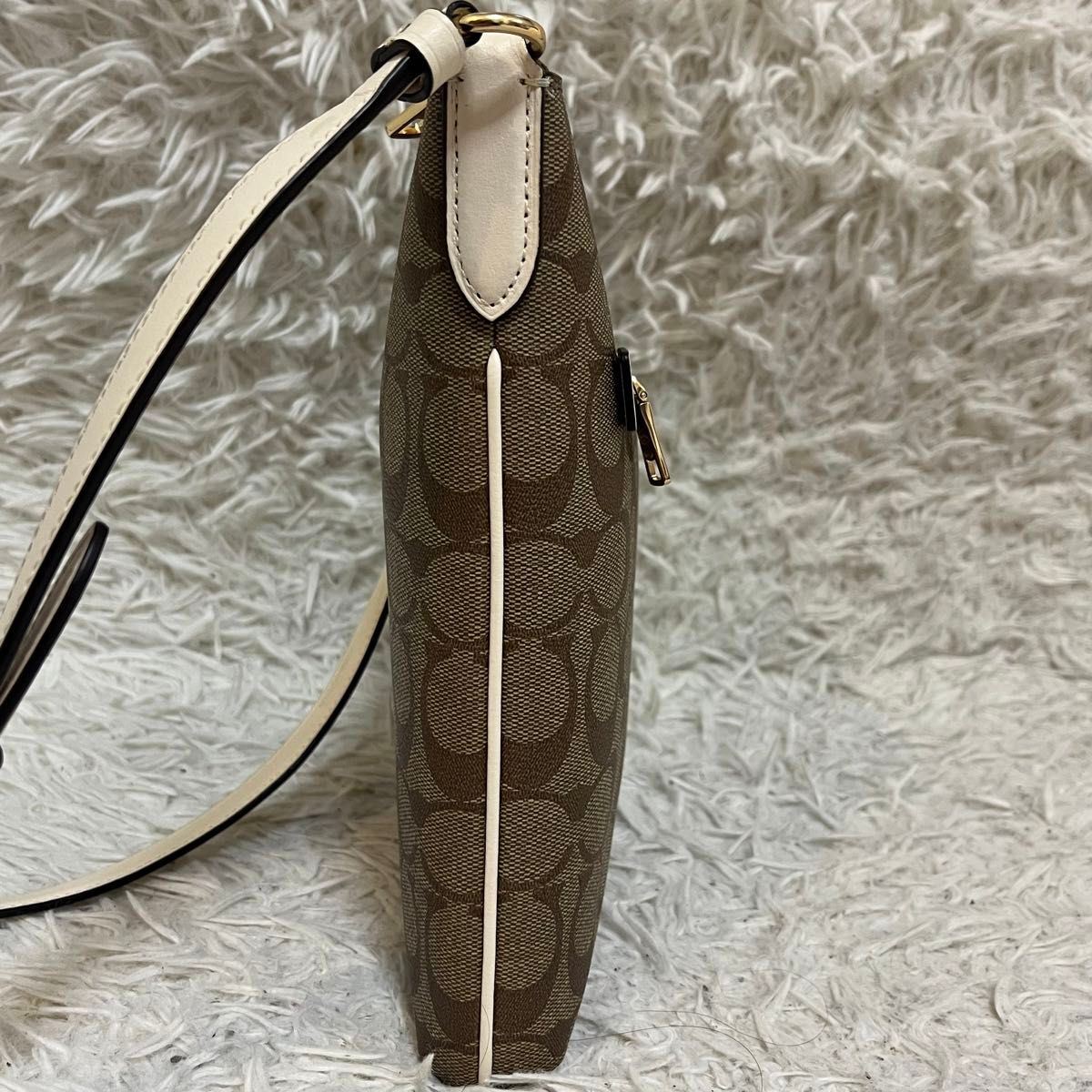 極美品 未使用級 COACH コーチ ショルダーバッグ サコッシュ 極美品 未使用級 COACH コーチ ショルダーバッグ サコッシュ