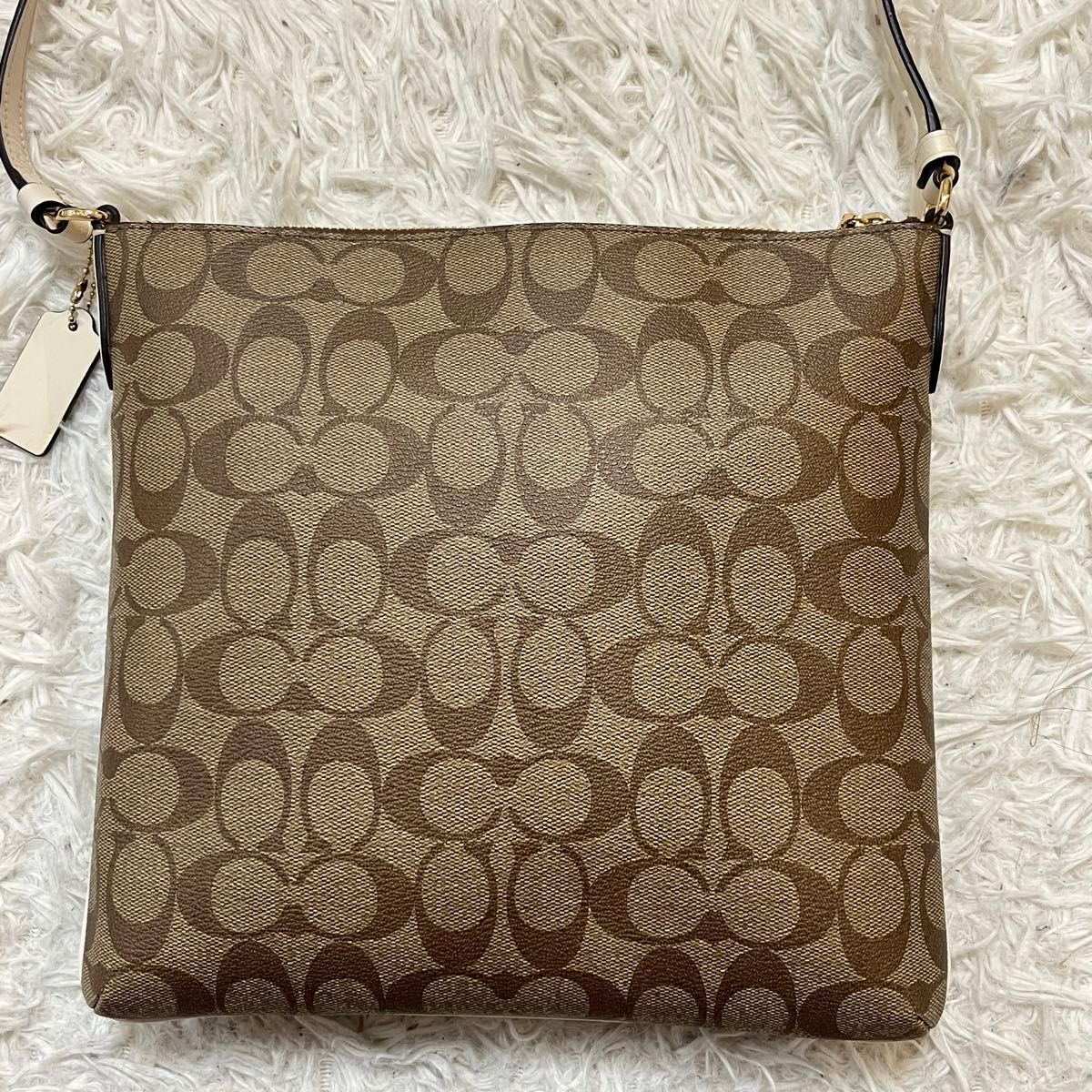 極美品 未使用級 COACH コーチ ショルダーバッグ サコッシュ 極美品 未使用級 COACH コーチ ショルダーバッグ サコッシュ
