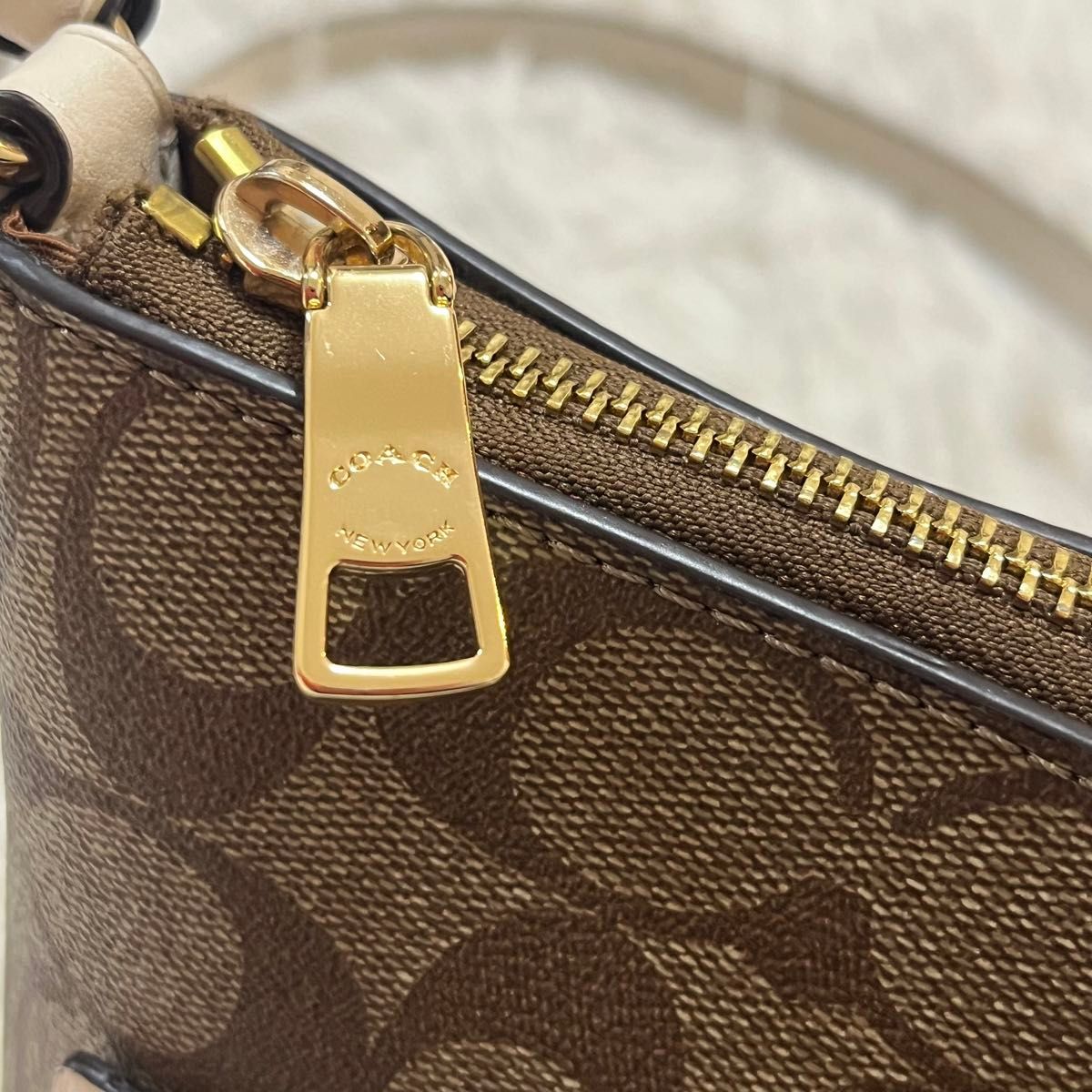 極美品 未使用級 COACH コーチ ショルダーバッグ サコッシュ 極美品 未使用級 COACH コーチ ショルダーバッグ サコッシュ
