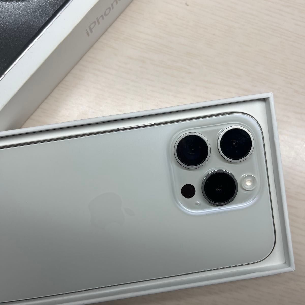 iPhone15 Pro 128GB SIMフリー バッテリー最大容量100% 画面割れ iPhone15 Pro 128GB SIMフリー バッテリー最大容量100% 画面割れ