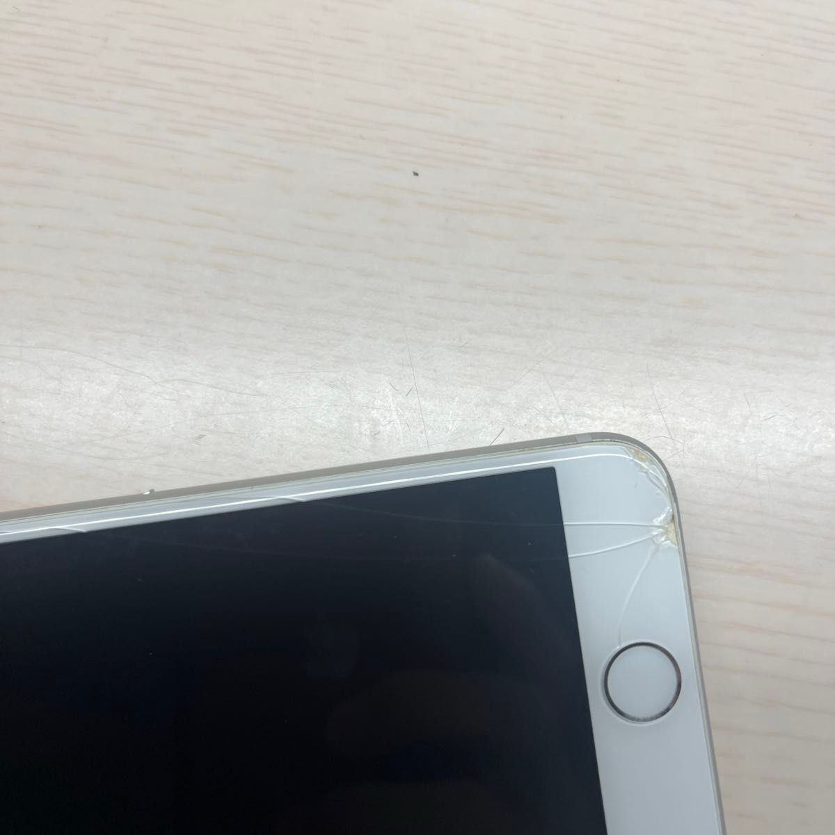 iPhone8 256GB SIMフリー バッテリー最大容量87% 画面割れあり iPhone8 256GB SIMフリー バッテリー最大容量87% 画面割れあり