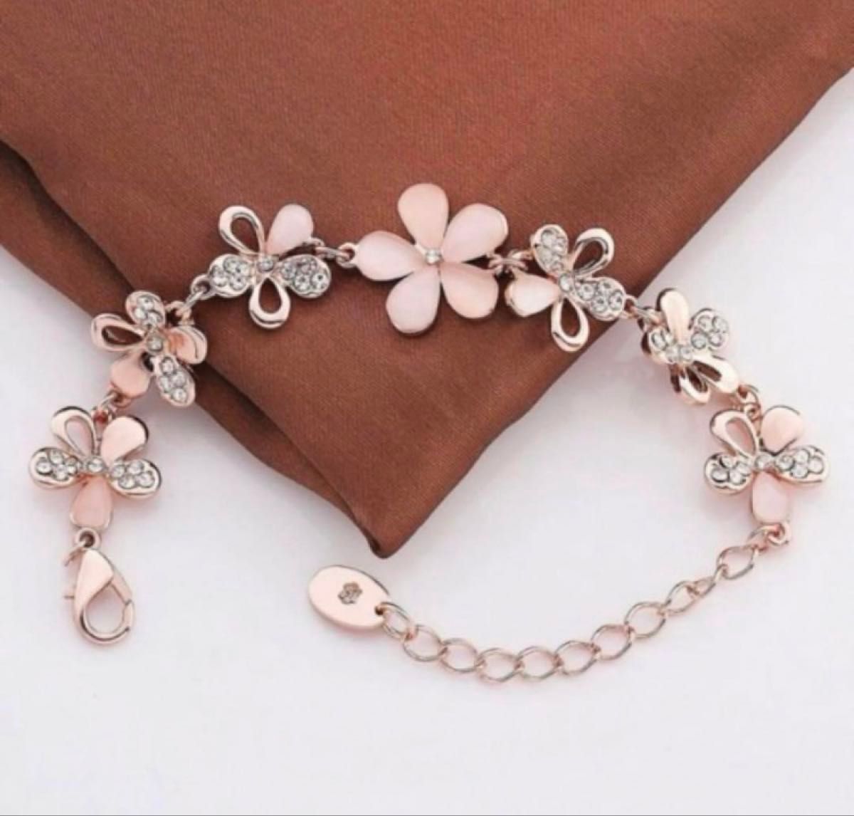 再入荷】スワロフスキーCZ サクラブレスレットフラワー 桜の花 再入荷】スワロフスキーCZ サクラブレスレットフラワー 桜の花