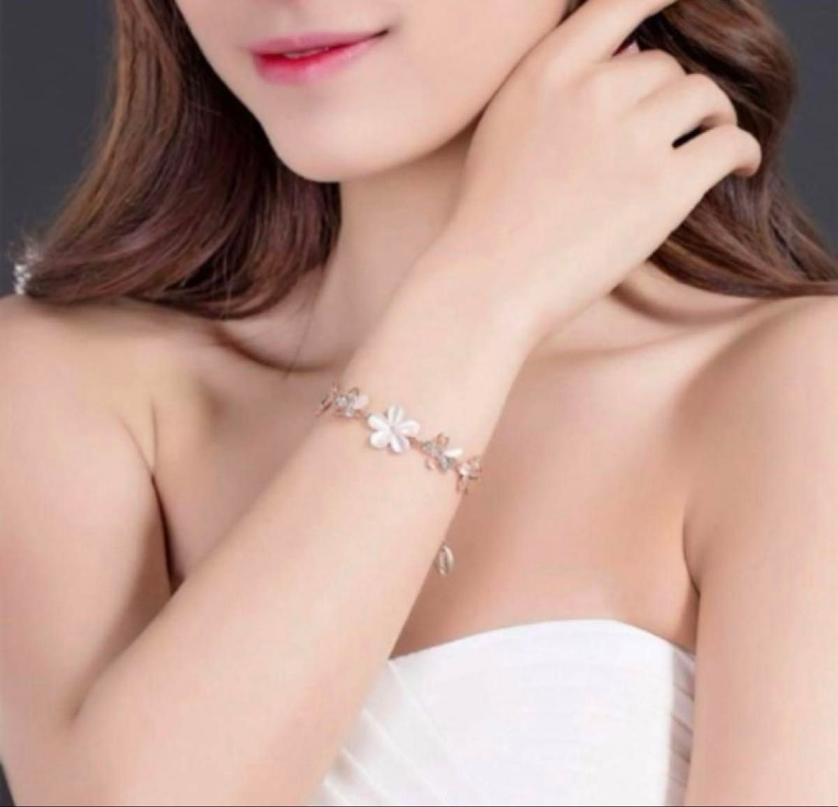 再入荷】スワロフスキーCZ サクラブレスレットフラワー 桜の花 再入荷】スワロフスキーCZ サクラブレスレットフラワー 桜の花