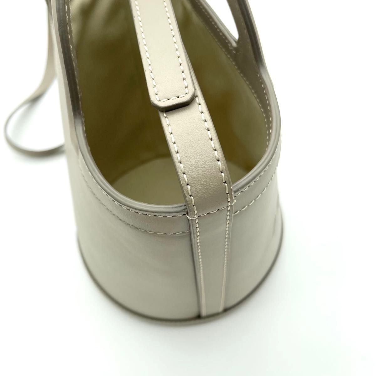 鑑定済・極美品 MARNI マルニ スモールバケットバッグ 鑑定済・極美品 MARNI マルニ スモールバケットバッグ