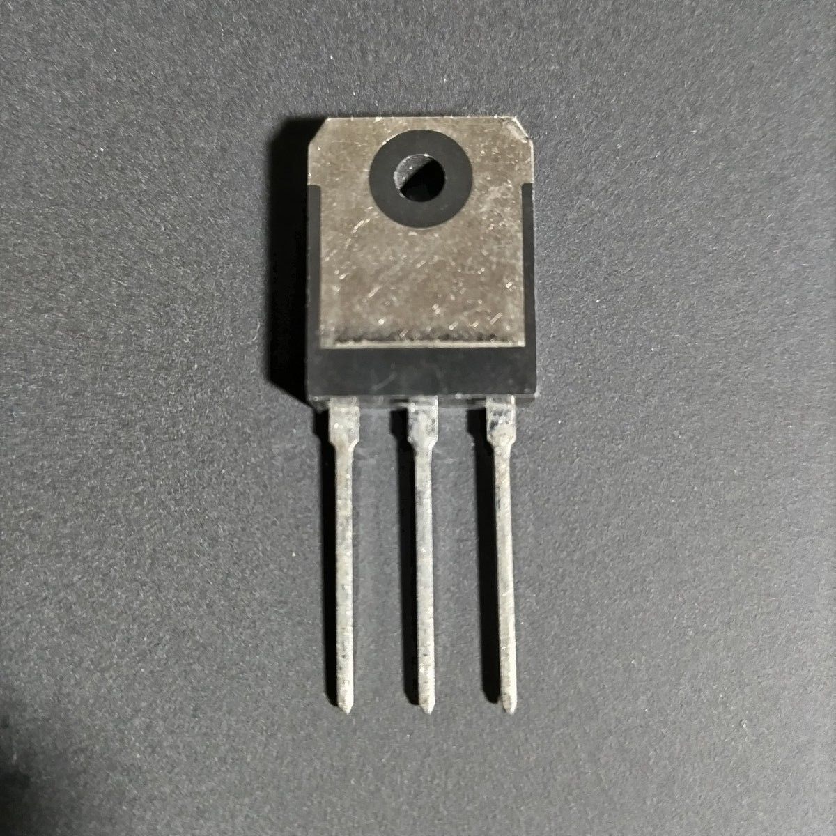 東芝 パワーMOS FET 1000V 8A/24A 2SK2613 高耐圧 生産終了品 東芝 パワーMOS FET 1000V 8A/24A 2SK2613 高耐圧 生産終了品