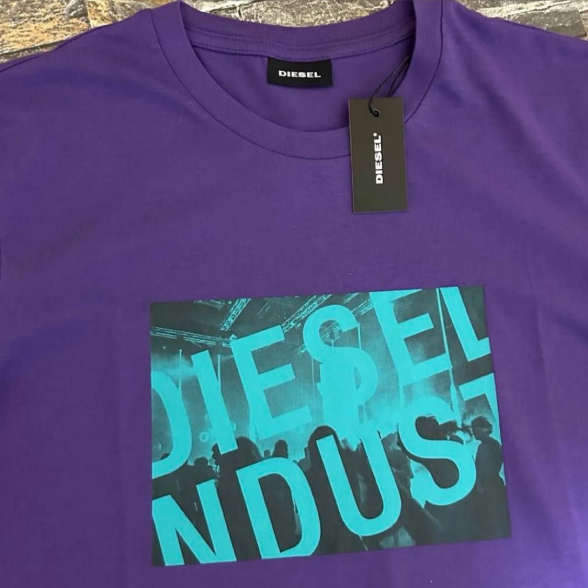 新品未使用品】DIESEL ディーゼル/クルーネック グラフィック 新品未使用品】DIESEL ディーゼル/クルーネック グラフィック