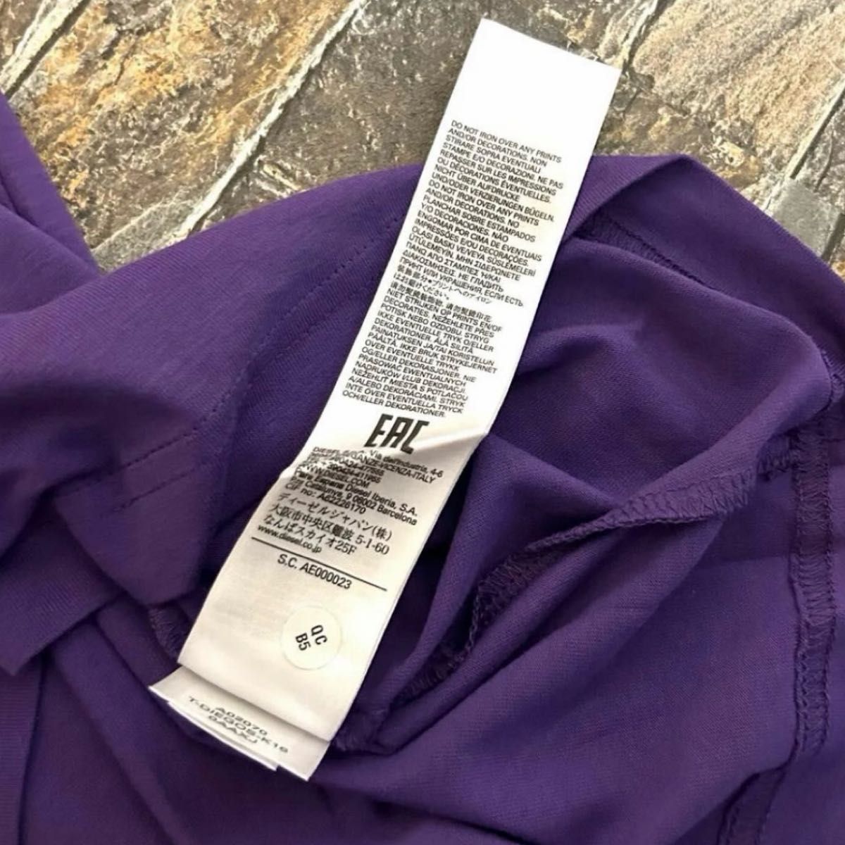 新品未使用品】DIESEL ディーゼル/クルーネック グラフィック 新品未使用品】DIESEL ディーゼル/クルーネック グラフィック