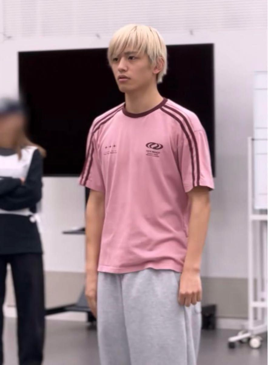 新品】タイプロ 篠塚大輝 着用 ピンクTシャツ timelesz Lサイズ 新品】タイプロ 篠塚大輝 着用 ピンクTシャツ timelesz Lサイズ