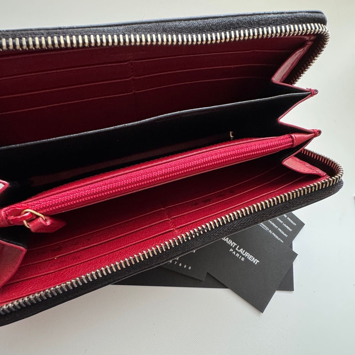 美品】 Saint Laurentイブサンローランラウンドファスナー長財布 美品】 Saint Laurentイブサンローランラウンドファスナー長財布