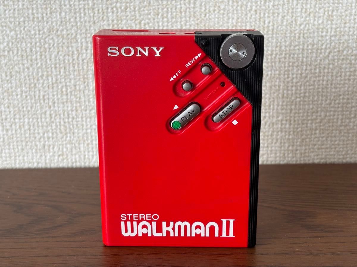 SONY WALKMAN WM-2 カセットウォークマン/希少 人気のレッド SONY WALKMAN WM-2 カセットウォークマン/希少 人気のレッド