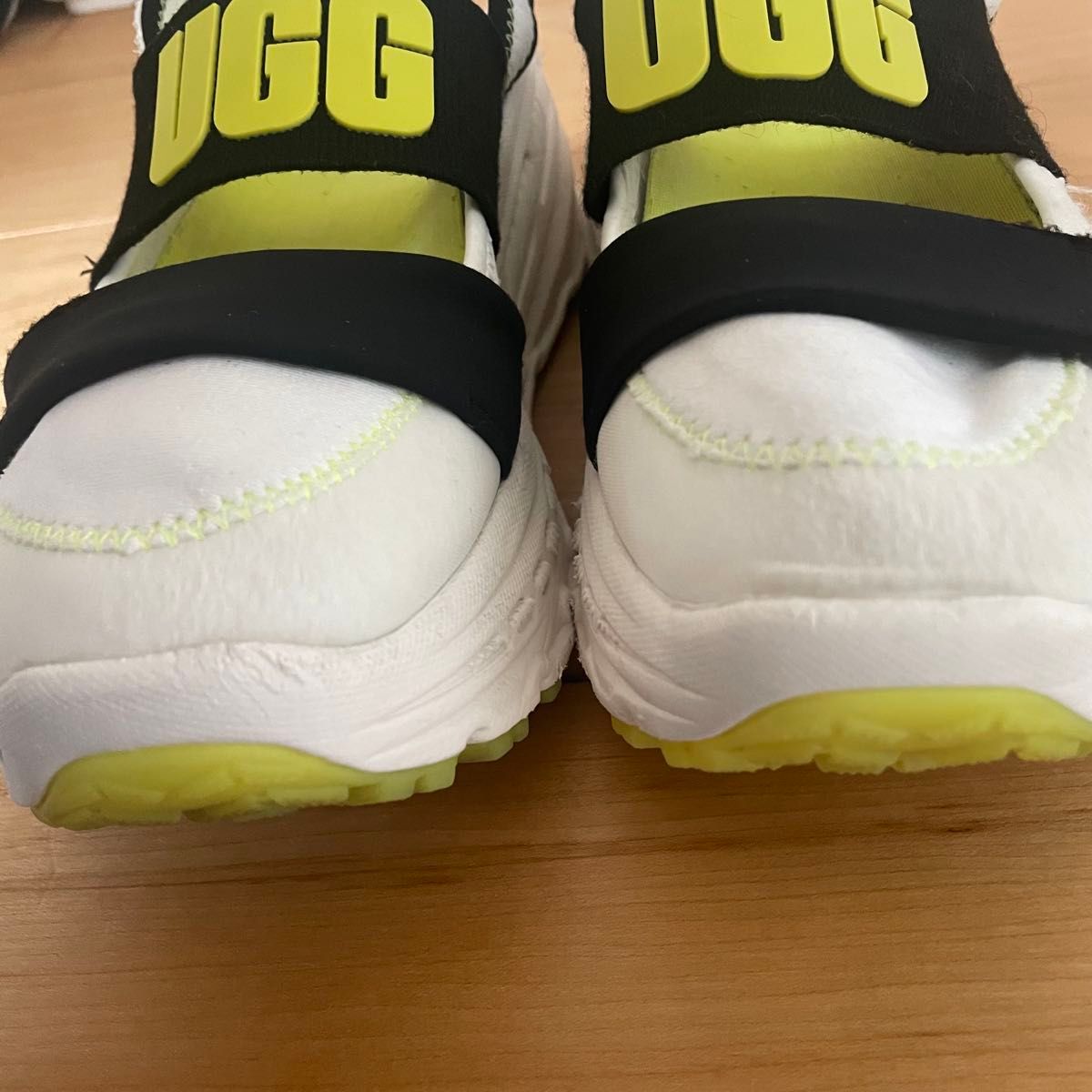 UGG アグ スリングバックランナー スポーツサンダル スポサン UGG アグ スリングバックランナー スポーツサンダル スポサン