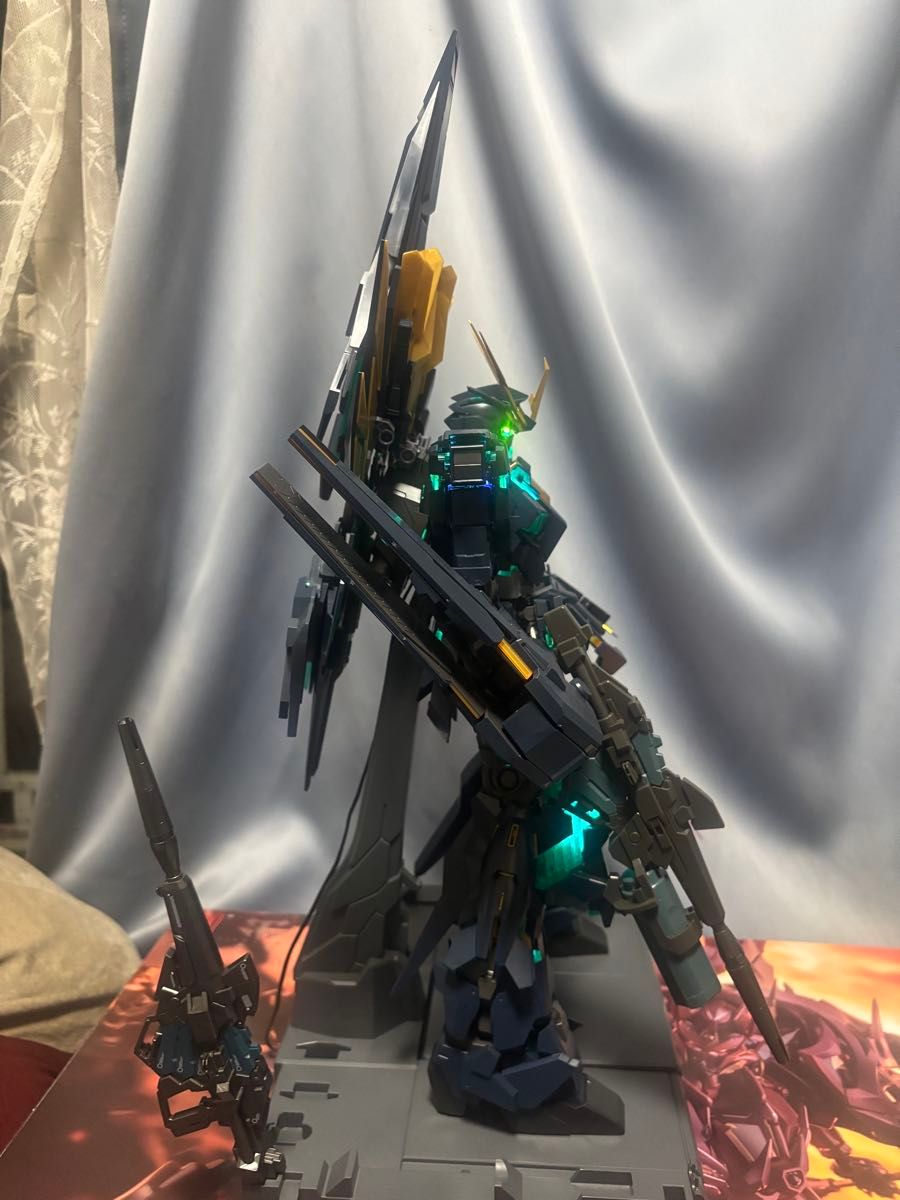 PG バンシィ最終決戦 LEDユニットと拡張ユニット付き 中古美品 PG バンシィ最終決戦 LEDユニットと拡張ユニット付き 中古美品