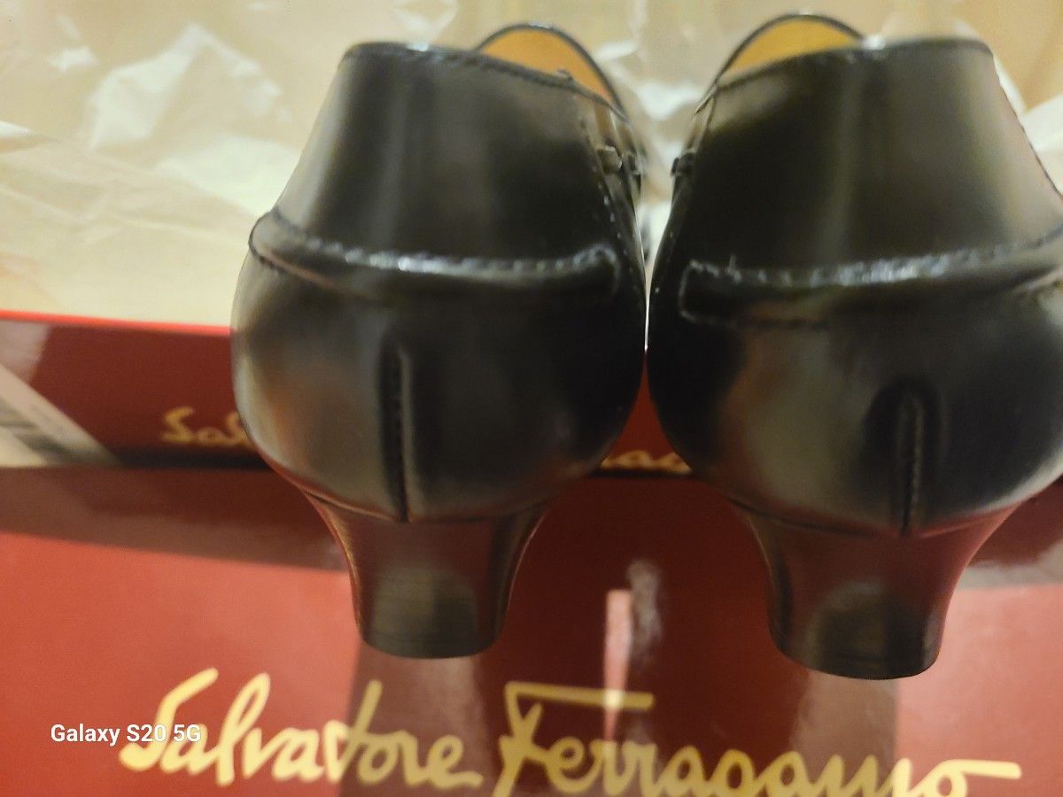 Ferragamo黒 革 美品 ヒール約3センチ|Yahoo!フリマ(旧PayPayフリマ) Ferragamo黒 革 美品 ヒール約3センチ|Yahoo!フリマ(旧PayPayフリマ)