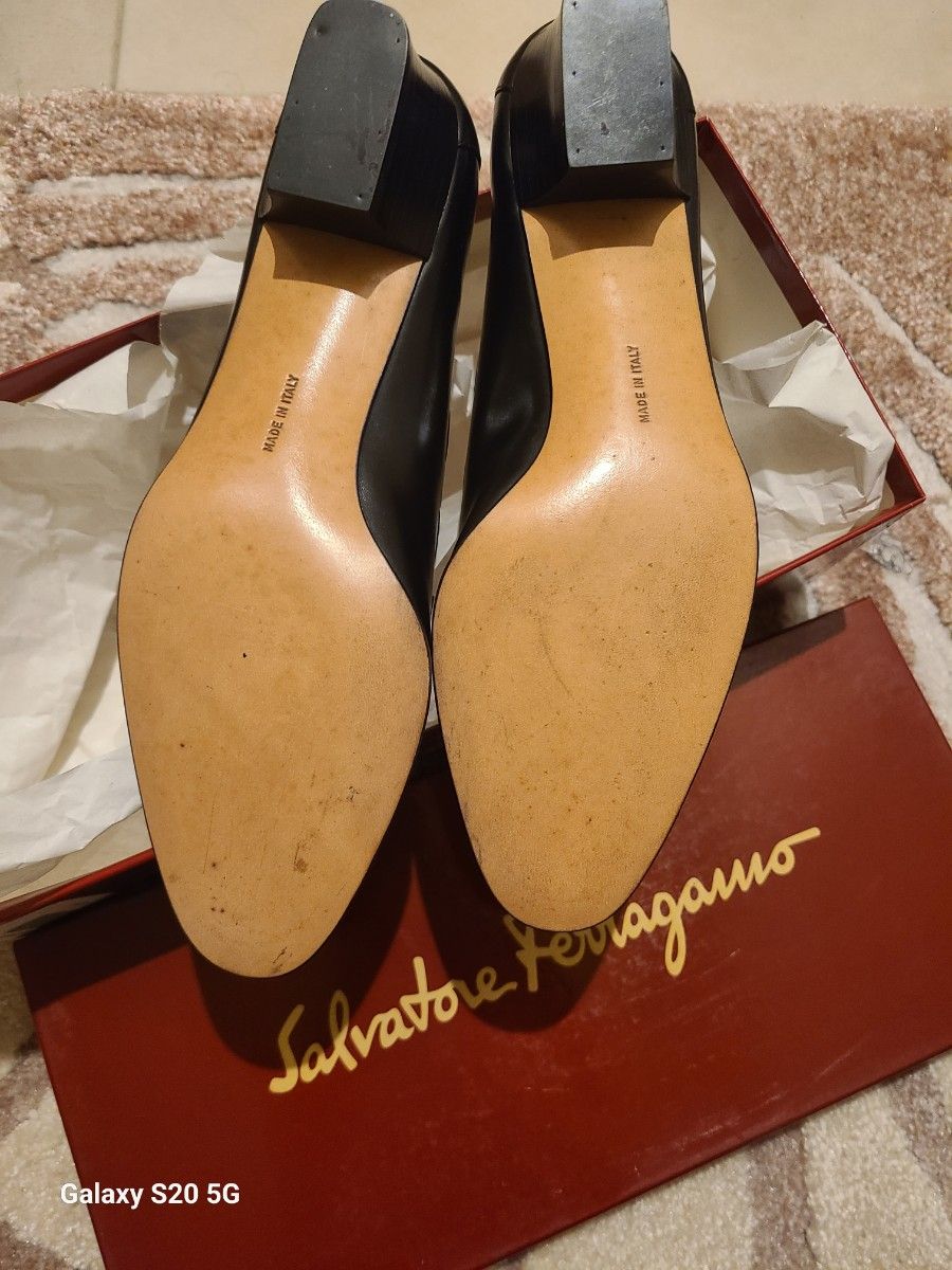 Ferragamo黒 革 美品 ヒール約3センチ|Yahoo!フリマ(旧PayPayフリマ) Ferragamo黒 革 美品 ヒール約3センチ|Yahoo!フリマ(旧PayPayフリマ)