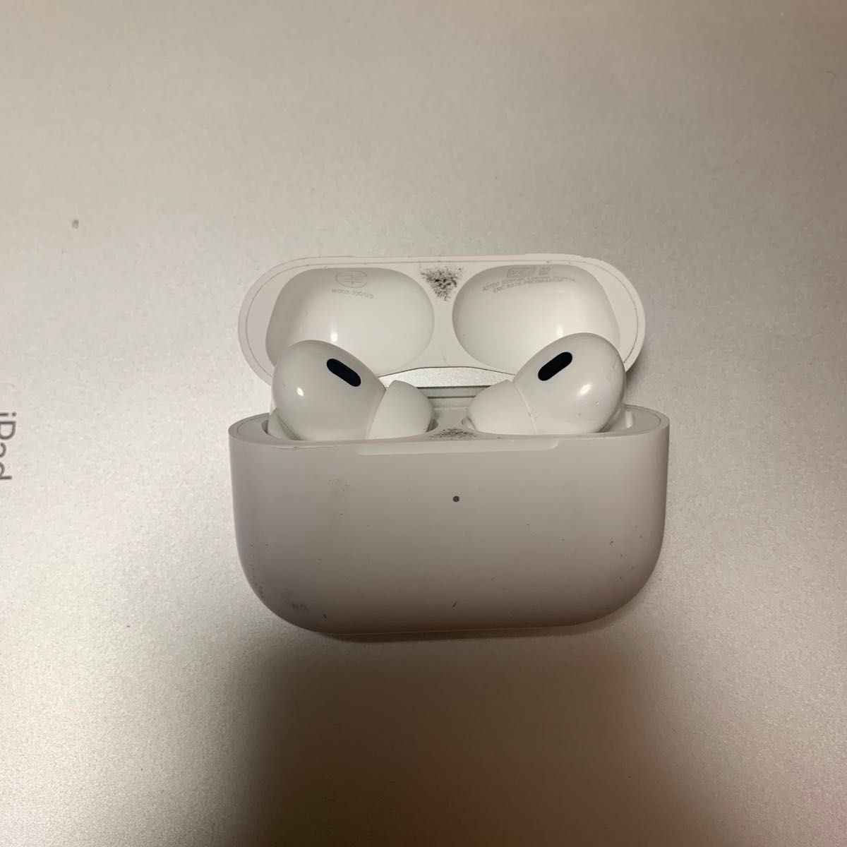 Apple Airpods Pro 第2世代 lightning ワイヤレスイヤホン Apple Airpods Pro 第2世代 lightning ワイヤレスイヤホン