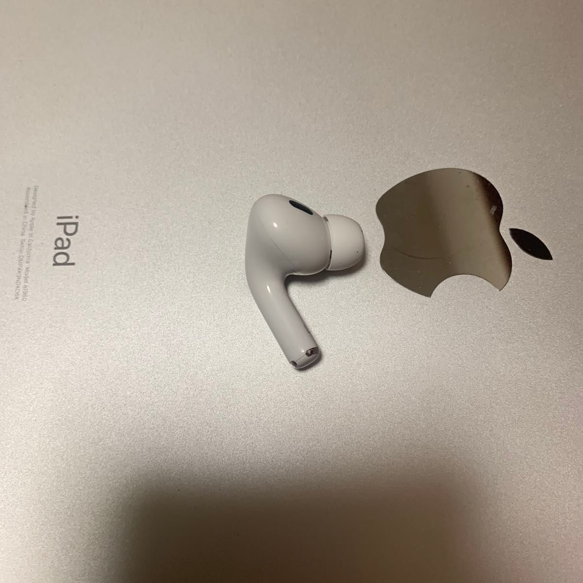 Apple AirPods Pro 第2世代 typeC 左側 左耳 左 ワイヤレス Apple AirPods Pro 第2世代 typeC 左側 左耳 左 ワイヤレス