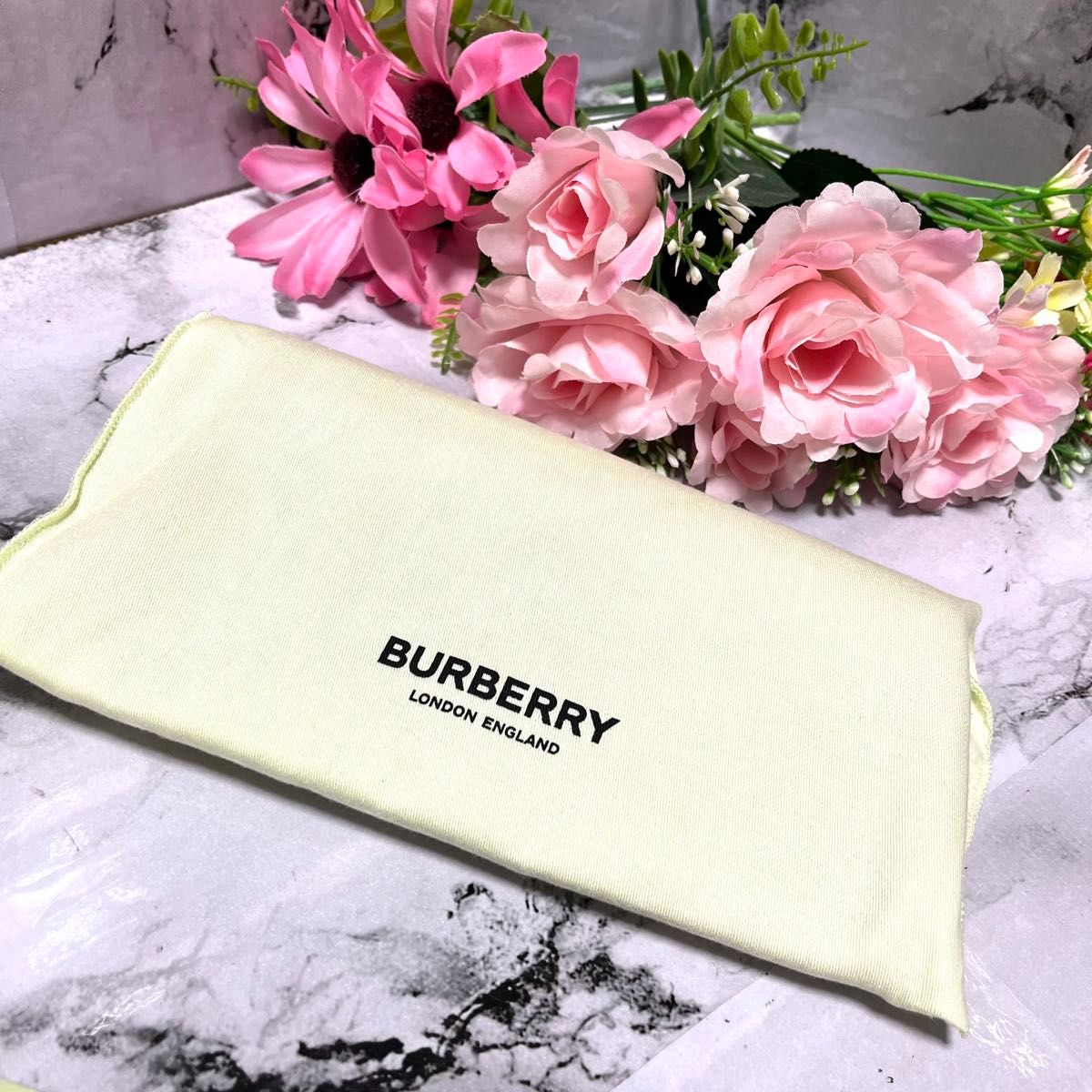 極美品】バーバリー 長財布 チェック柄 キャベンディッシュ 極美品】バーバリー 長財布 チェック柄 キャベンディッシュ