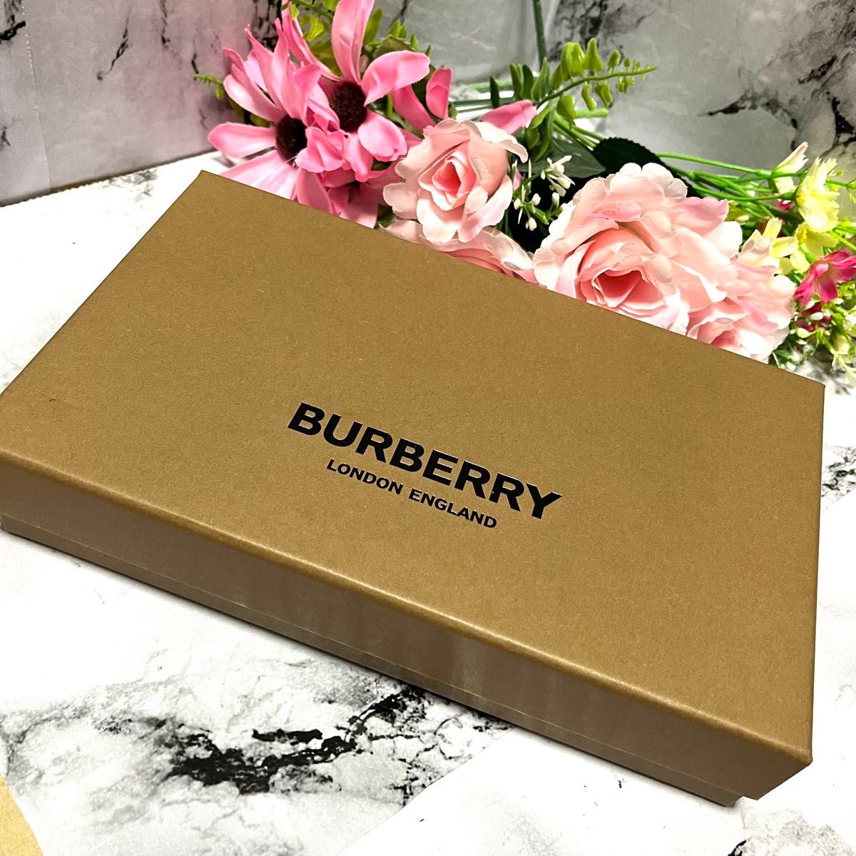 極美品】バーバリー 長財布 チェック柄 キャベンディッシュ 極美品】バーバリー 長財布 チェック柄 キャベンディッシュ