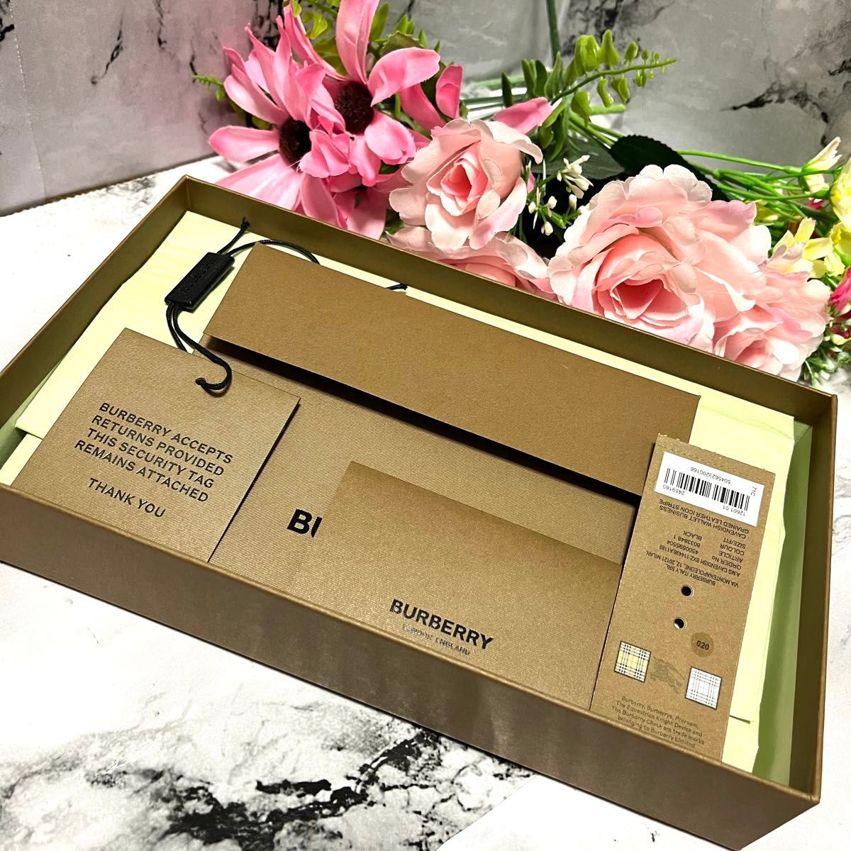 極美品】バーバリー 長財布 チェック柄 キャベンディッシュ 極美品】バーバリー 長財布 チェック柄 キャベンディッシュ