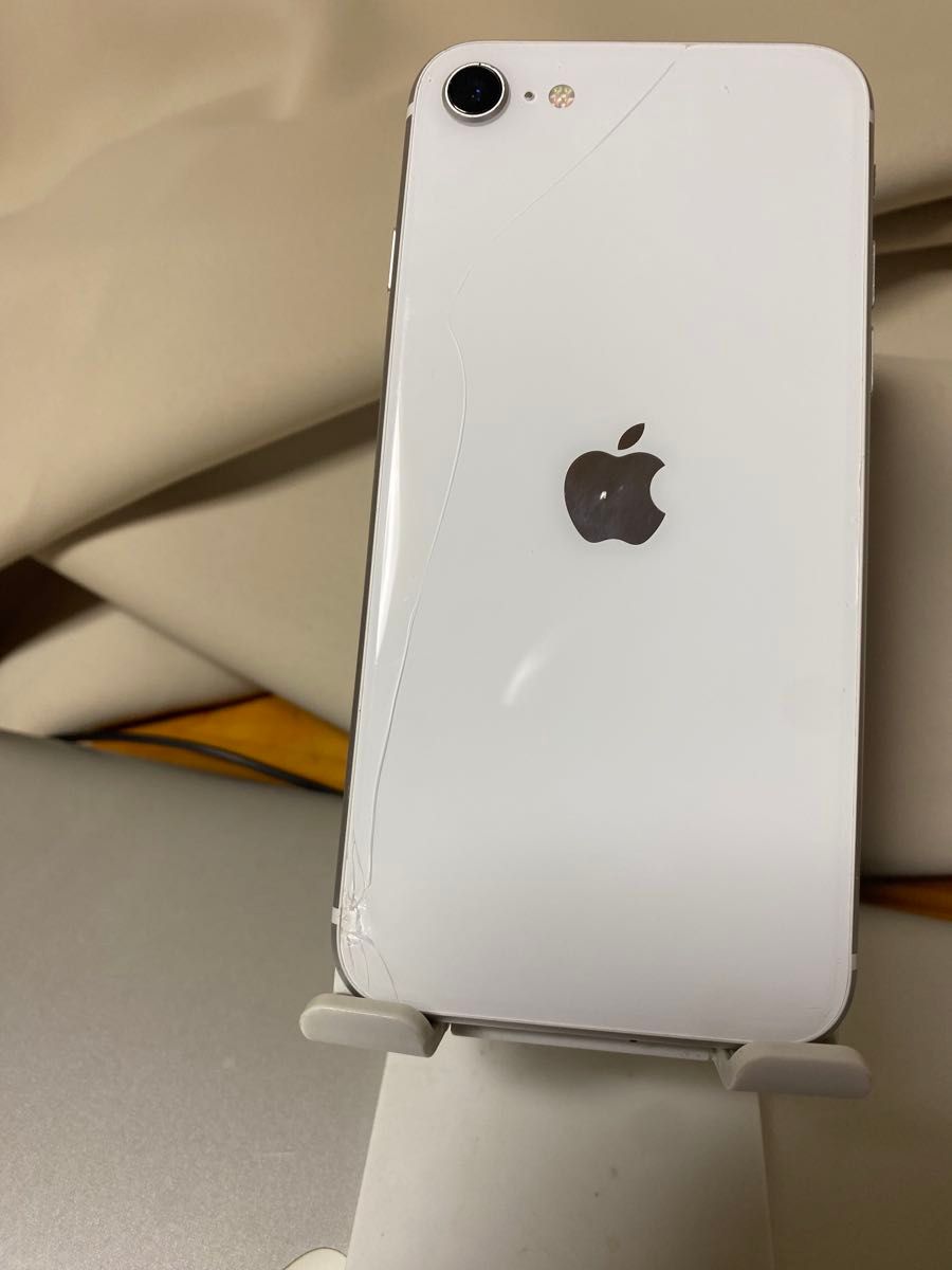 バッテリー交換/背面割れ有り】iPhoneSE第2世代256GB simフリー バッテリー交換/背面割れ有り】iPhoneSE第2世代256GB simフリー