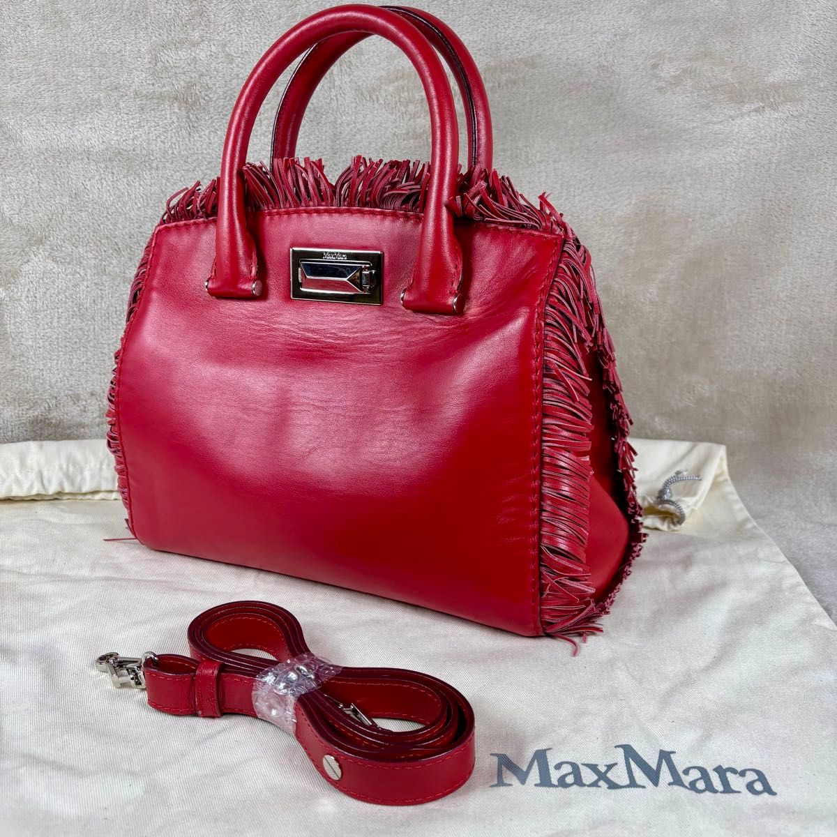 極美品 MaxMara フリンジ 2way ショルダーバッグ ハンドバッグ 極美品 MaxMara フリンジ 2way ショルダーバッグ ハンドバッグ