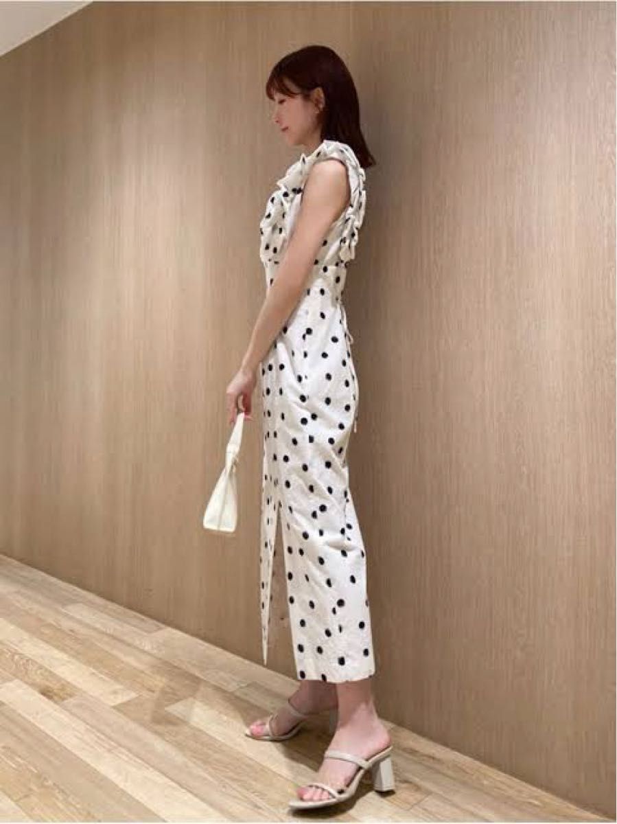 大人気完売品 SNIDEL バルーンフリルスリーブIラインワンピース ドット M 大人気完売品 SNIDEL バルーンフリルスリーブIラインワンピース