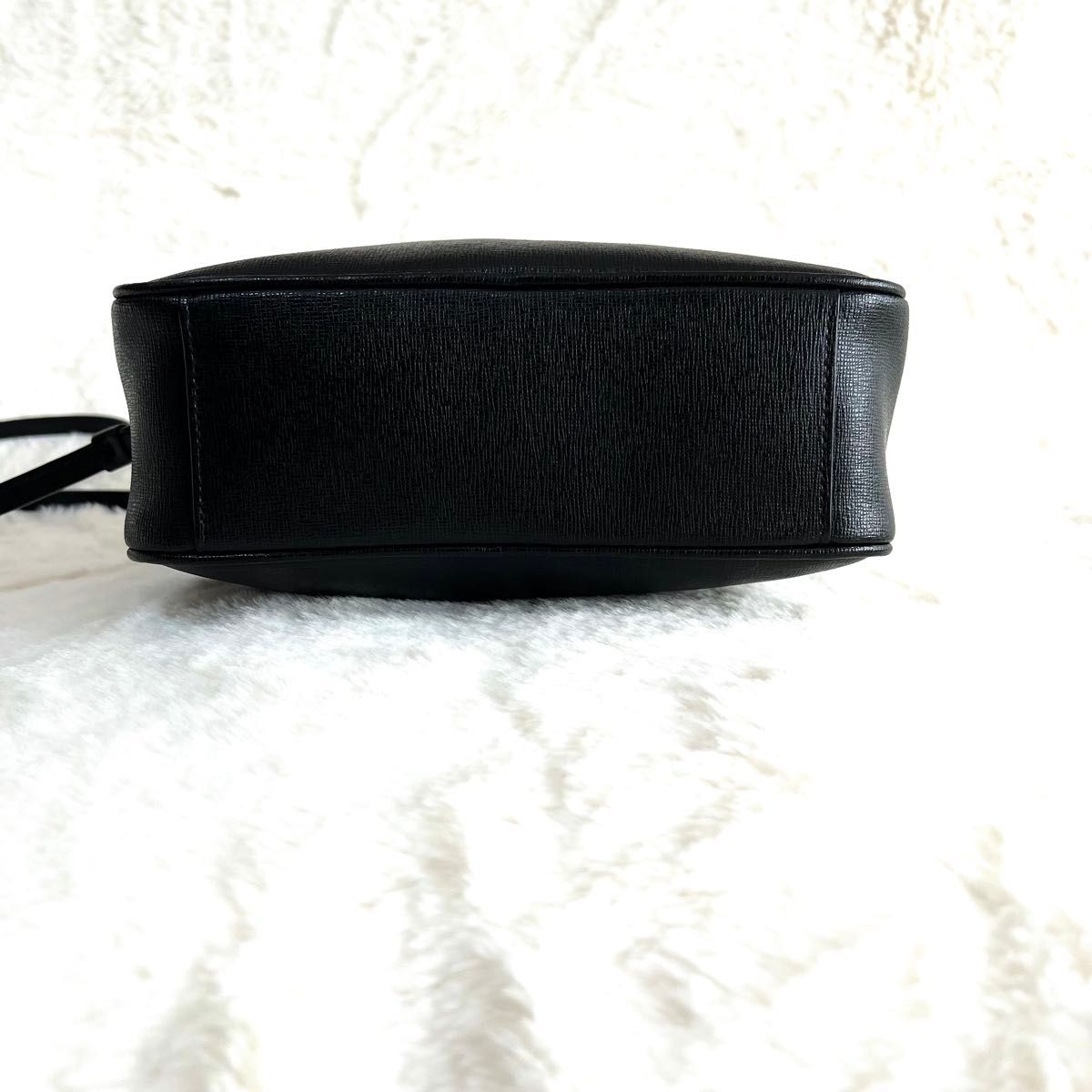 極美品】FURLA フルラ ショルダーバッグ カメラバッグ レザー 極美品】FURLA フルラ ショルダーバッグ カメラバッグ レザー