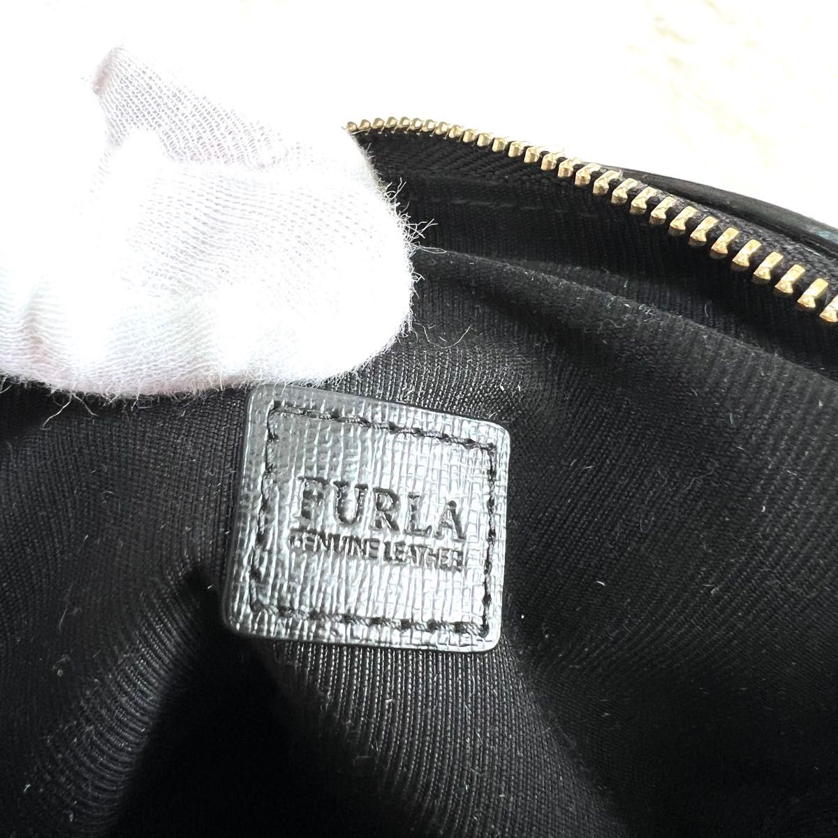 極美品】FURLA フルラ ショルダーバッグ カメラバッグ レザー 極美品】FURLA フルラ ショルダーバッグ カメラバッグ レザー