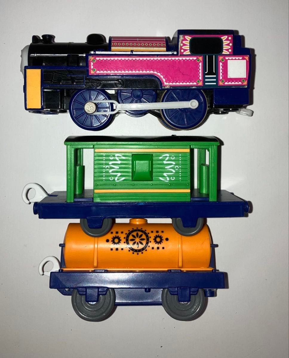 プラレール トーマス関連 アシマ 貨車の3両とニア 貨車の3両 プラレール トーマス関連 アシマ 貨車の3両とニア 貨車の3両
