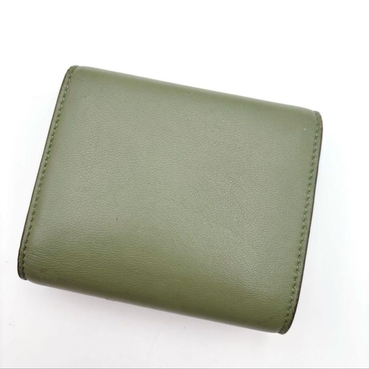 美品】 セリーヌ トリオンフ 三つ折り財布 グリーン CELINE 美品】 セリーヌ トリオンフ 三つ折り財布 グリーン CELINE