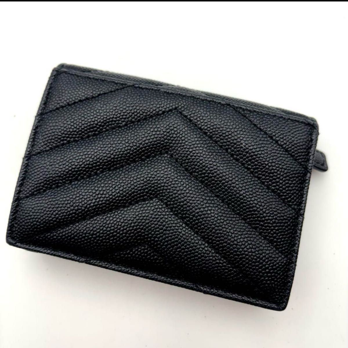 鑑定済み 極美品 サンローラン 二つ折り財布 キャビアスキン V 鑑定済み 極美品 サンローラン 二つ折り財布 キャビアスキン V