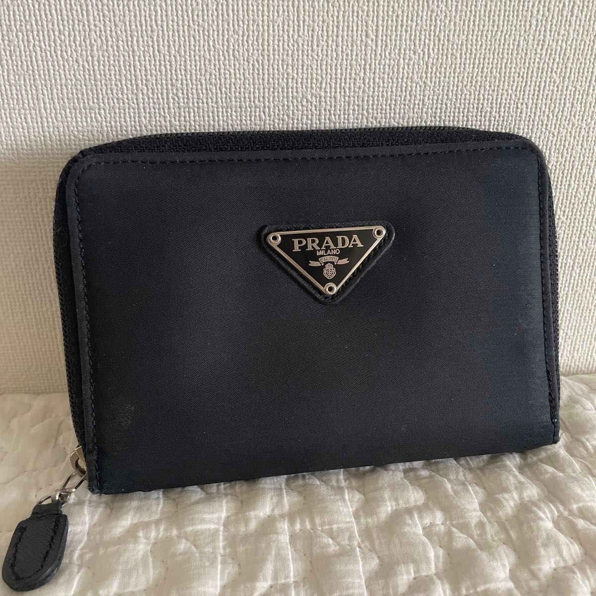 PRADA ラウンドファスナー プラダ 財布 ウォレット 黒 二つ折り PRADA ラウンドファスナー プラダ 財布 ウォレット 黒 二つ折り