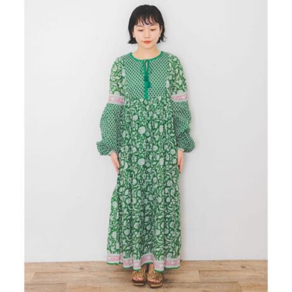 新品未使用品】MIXフラワープリントコットンワンピース グリーン 新品未使用品】MIXフラワープリントコットンワンピース グリーン