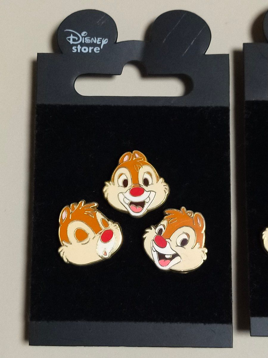 ディズニーストア ピンバッジ チップとデール フェイス どんぐり ディズニーストア ピンバッジ チップとデール フェイス どんぐり