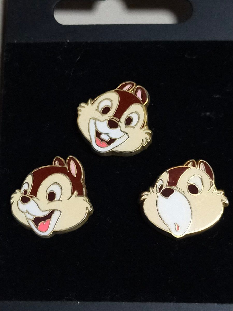 ディズニーストア ピンバッジ チップとデール フェイス どんぐり